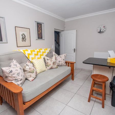 Van Den Berg'S Guesthouse Bettyʼs Bay Екстериор снимка
