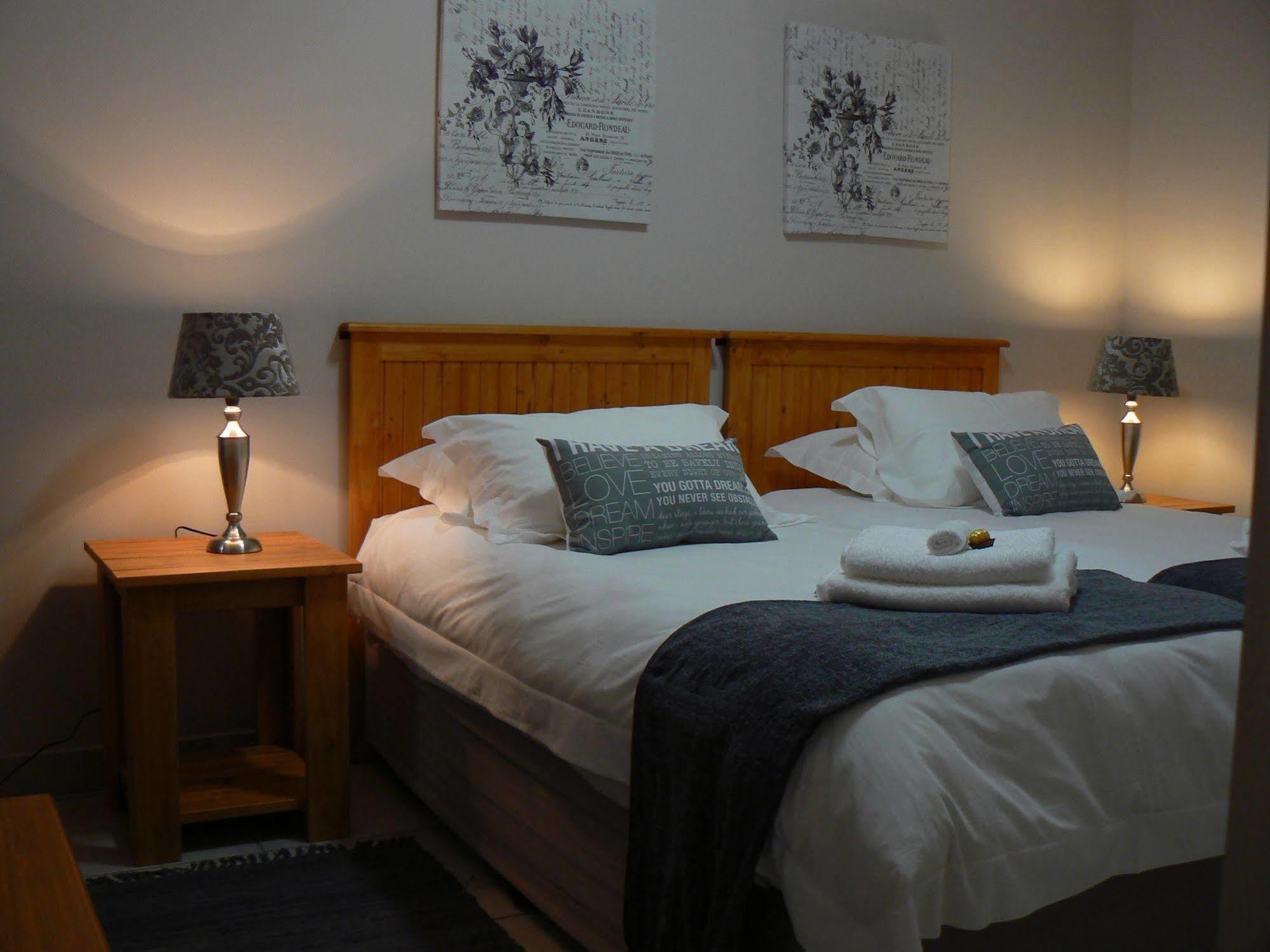 Van Den Berg'S Guesthouse Bettyʼs Bay Екстериор снимка