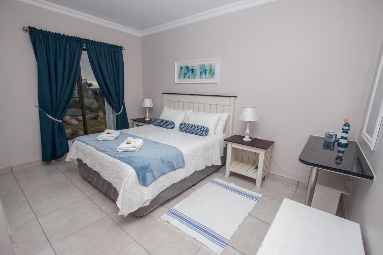 Van Den Berg'S Guesthouse Bettyʼs Bay Екстериор снимка