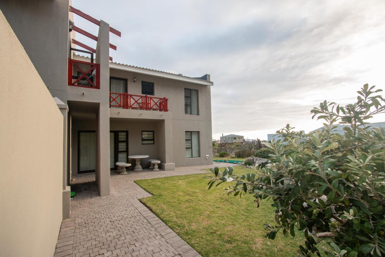 Van Den Berg'S Guesthouse Bettyʼs Bay Екстериор снимка